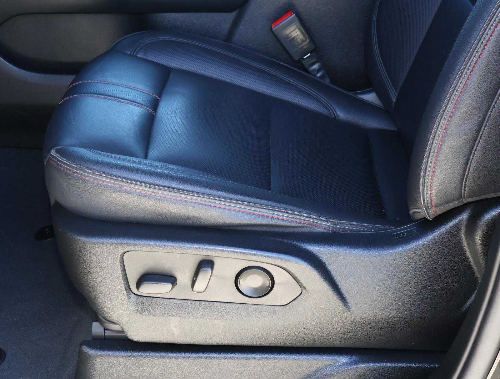 Used 2023 Chevrolet Suburban RST w/ Luxury Package image 17