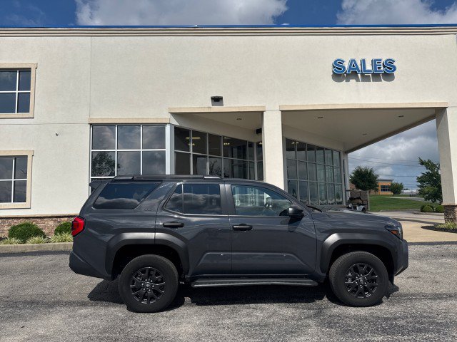 Used 2025 Toyota 4Runner SR5 AWD/4WD image 16