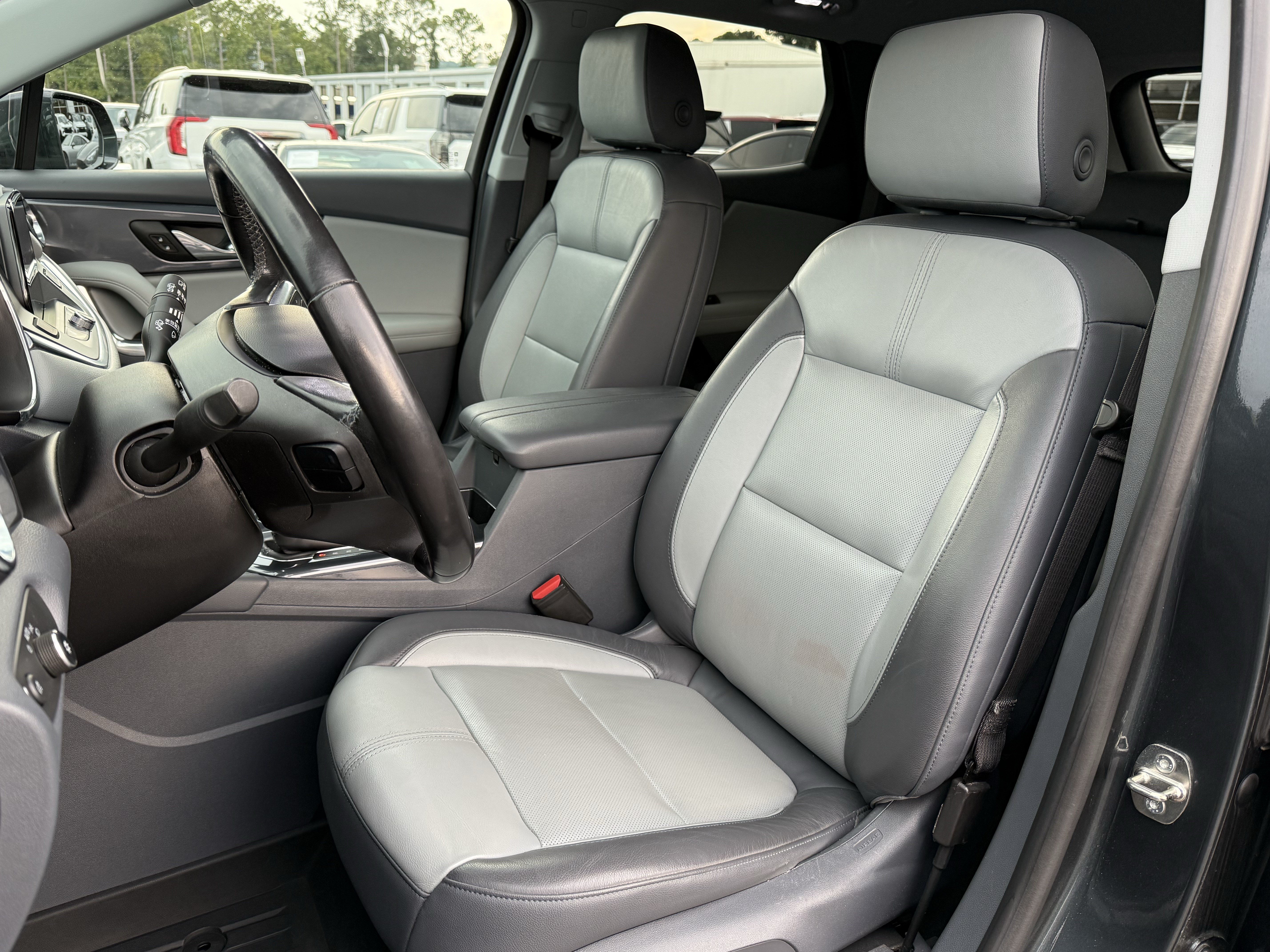 Used 2019 Chevrolet Blazer LT w/ Sound & Technology Package FWD image 16