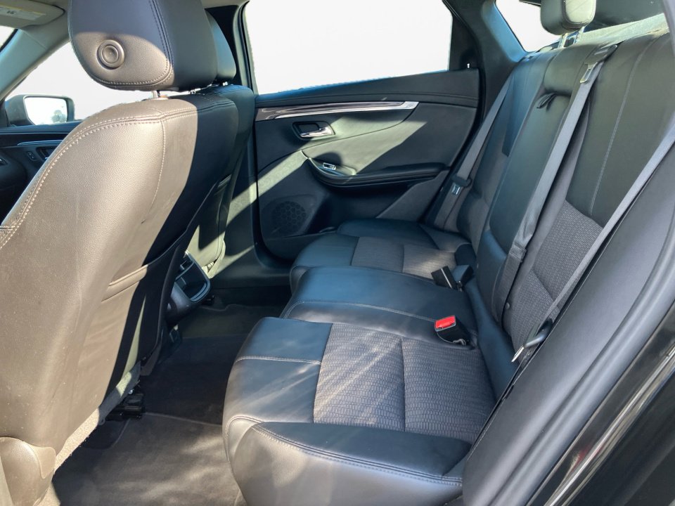 Used 2017 Chevrolet Impala LT image 15