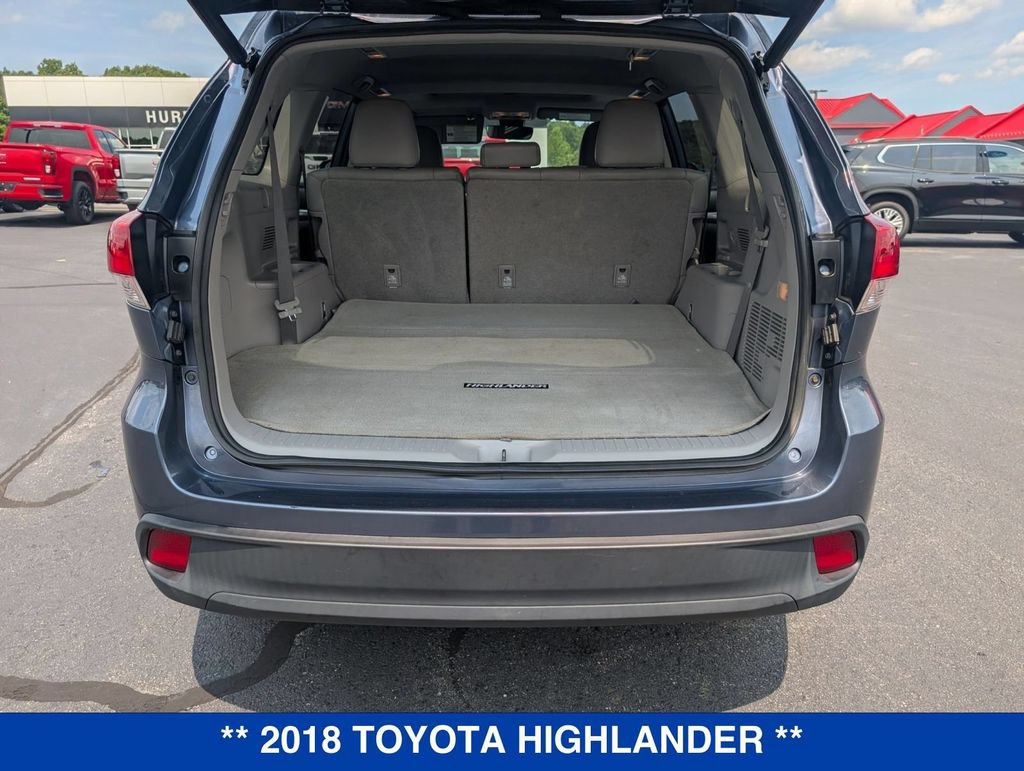 Used 2018 Toyota Highlander XLE w/ Carpet Mat Package (TMS) AWD/4WD image 31