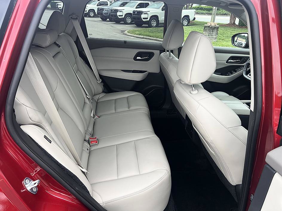 Certified 2023 Nissan Rogue SL w/ SL Premium Package AWD/4WD image 16