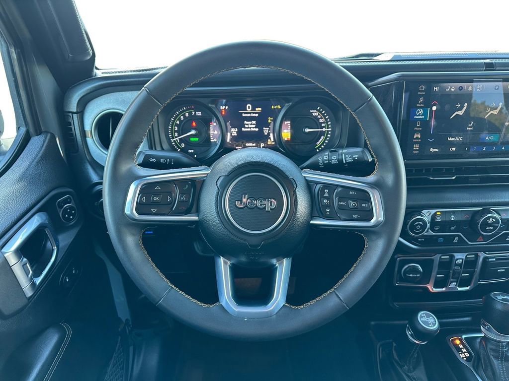 Used 2024 Jeep Wrangler Unlimited Sahara AWD/4WD image 14