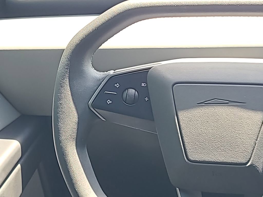 Used 2024 Tesla Cybertruck AWD Crew Cab image 27