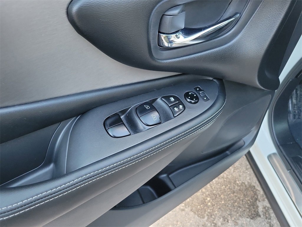 Certified 2024 Nissan Murano SV w/ SV Midnight Edition Package image 16