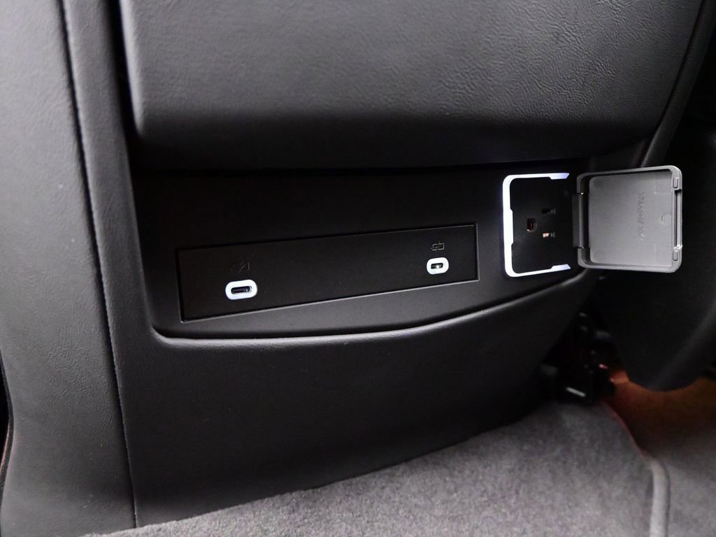 Used 2023 Cadillac Escalade ESV Luxury image 39