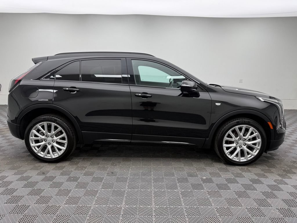 Used 2022 Cadillac XT4 Sport w/ Comfort Package AWD/4WD image 7