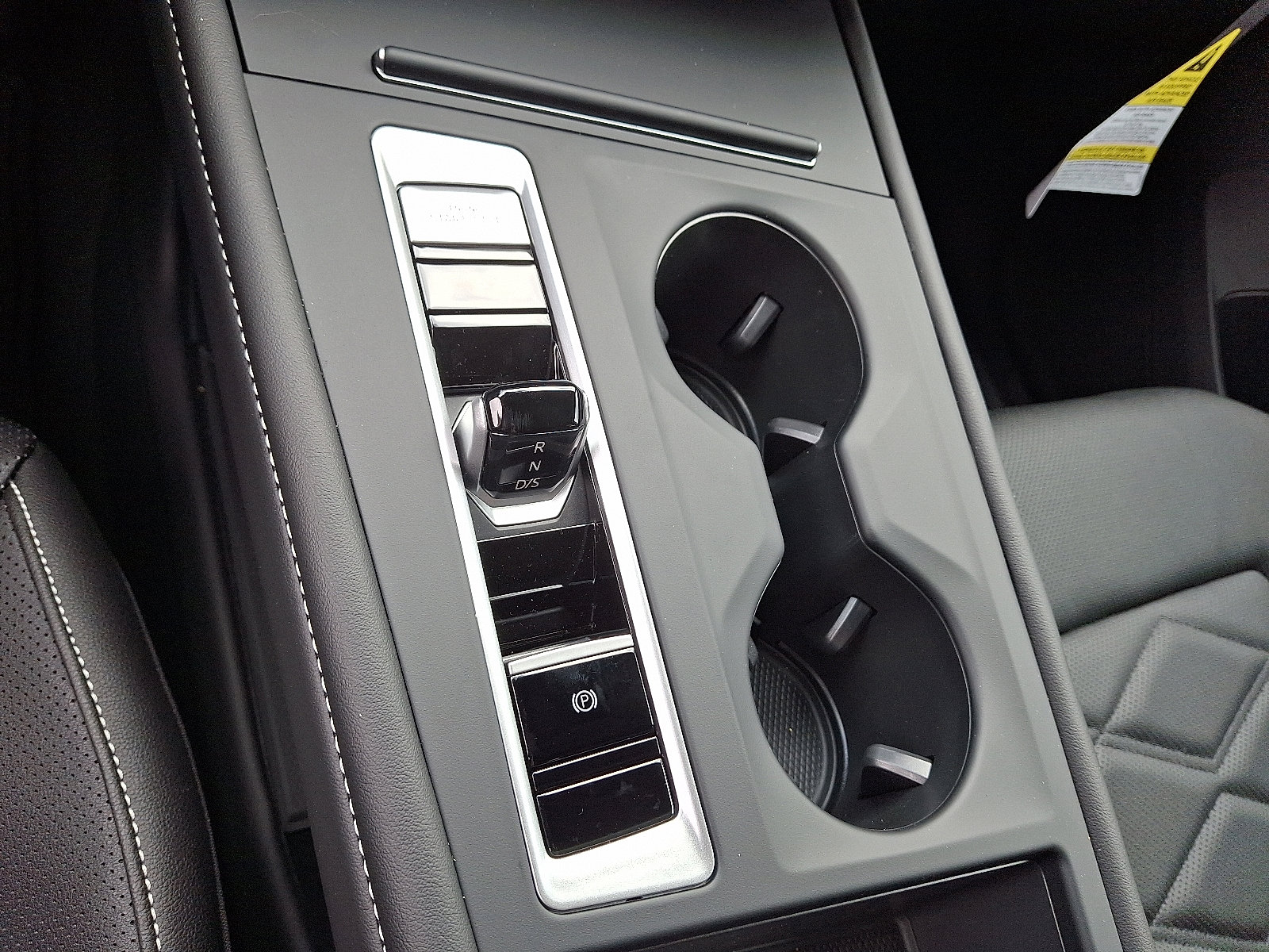 New 2025 Volkswagen Atlas SE image 7