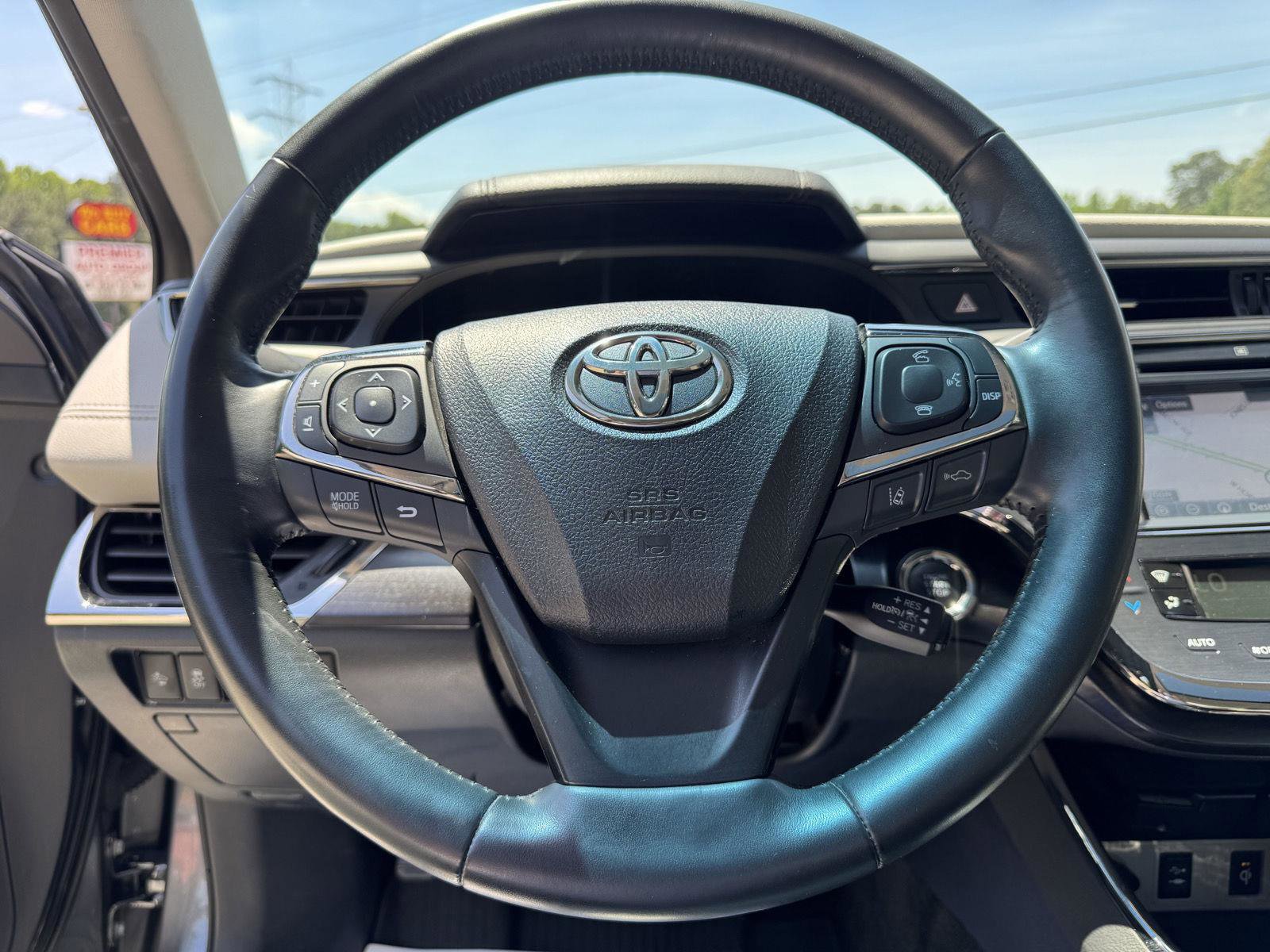 Used 2018 Toyota Avalon Limited w/ Protection Package FWD image 3