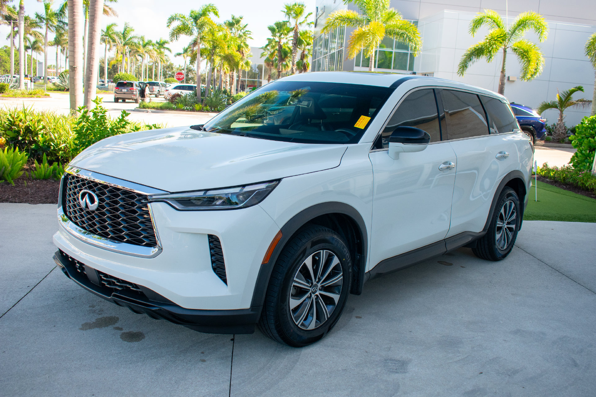 Certified 2024 INFINITI QX60 Pure FWD image 6