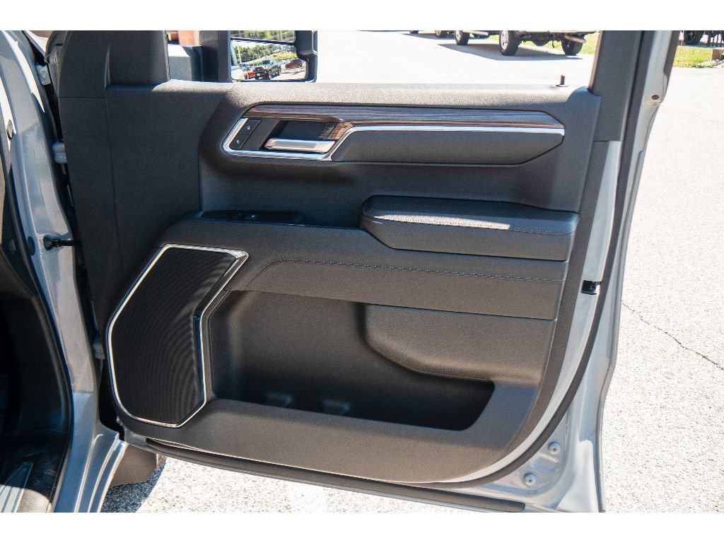 Used 2024 Chevrolet Silverado 1500 RST AWD/4WD image 16