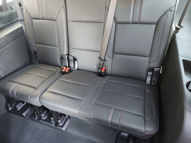 Used 2025 Chevrolet Suburban RST w/ RST Capability Package AWD/4WD image 34