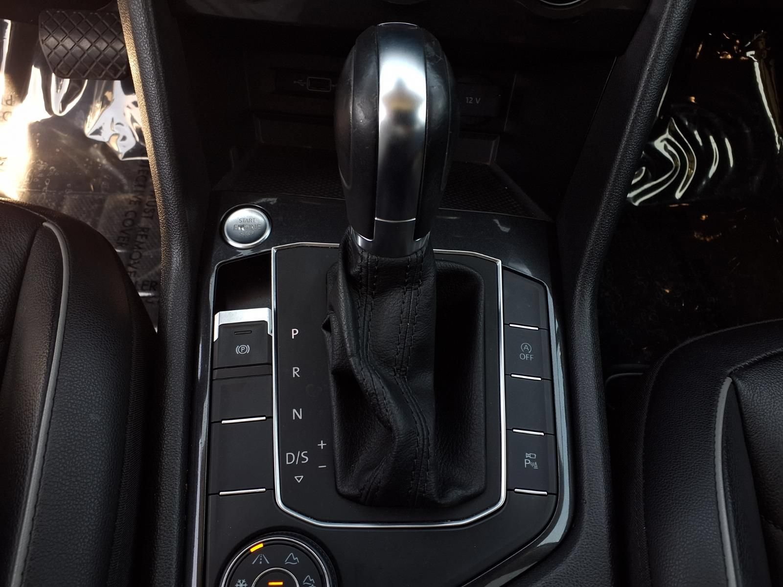 Used 2019 Volkswagen Tiguan SEL Premium AWD/4WD image 12