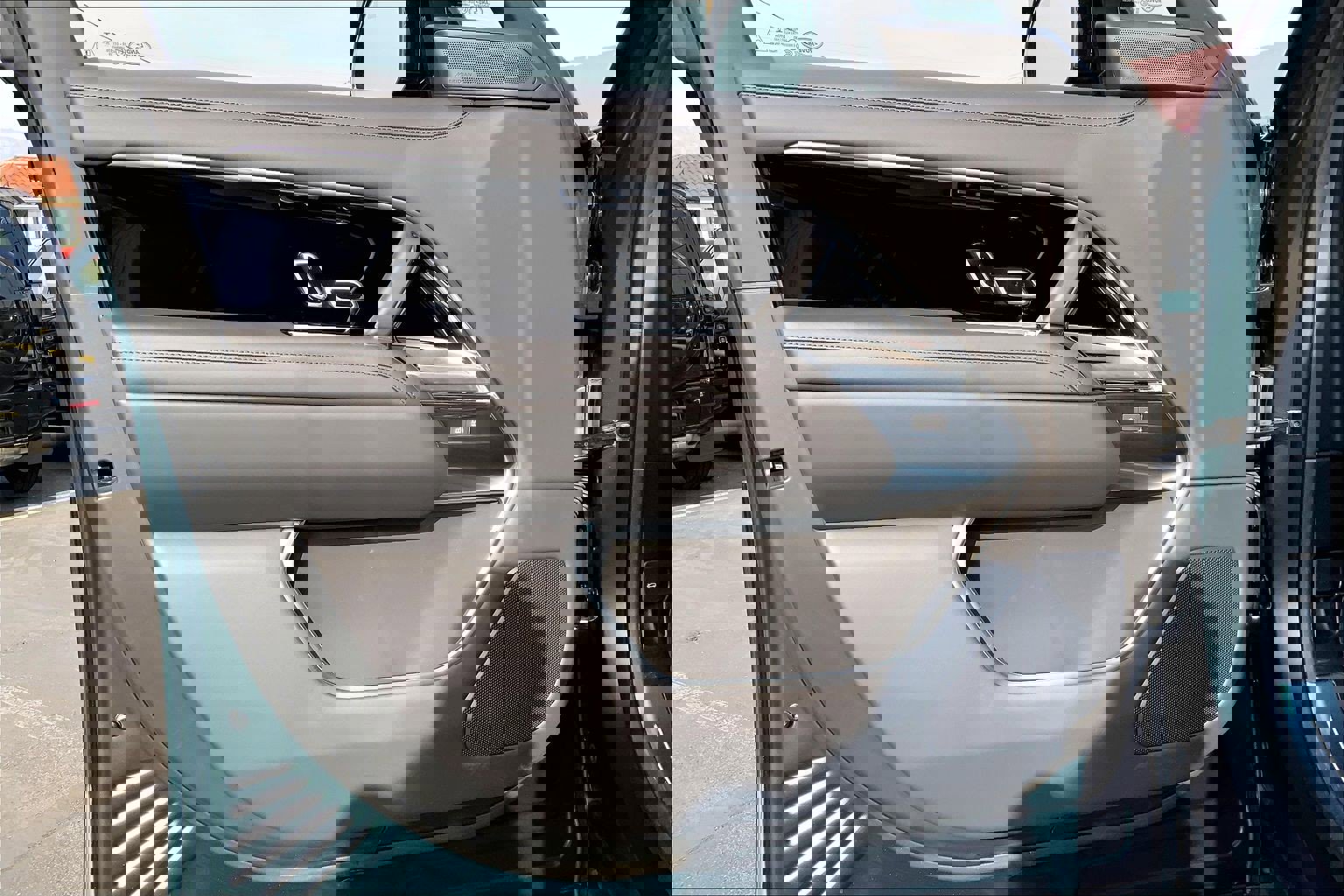 New 2026 Land Rover Range Rover SE image 11