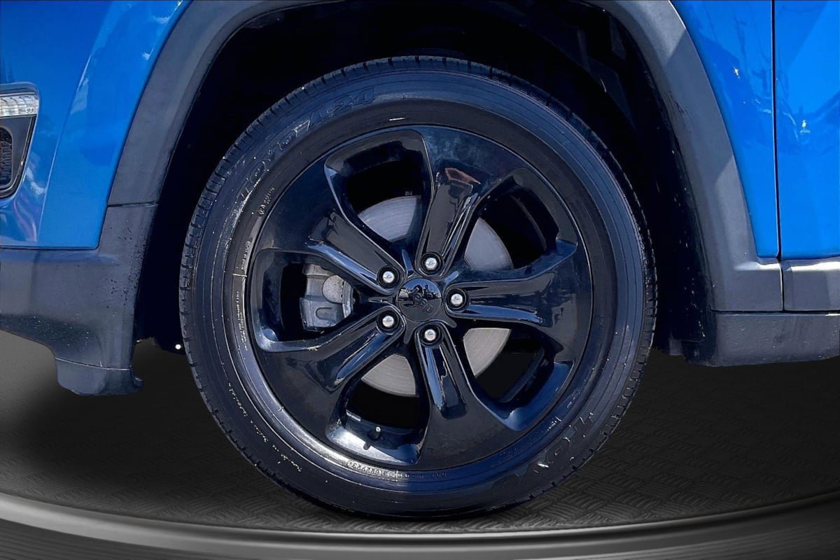 Used 2019 Jeep Compass Altitude FWD image 9