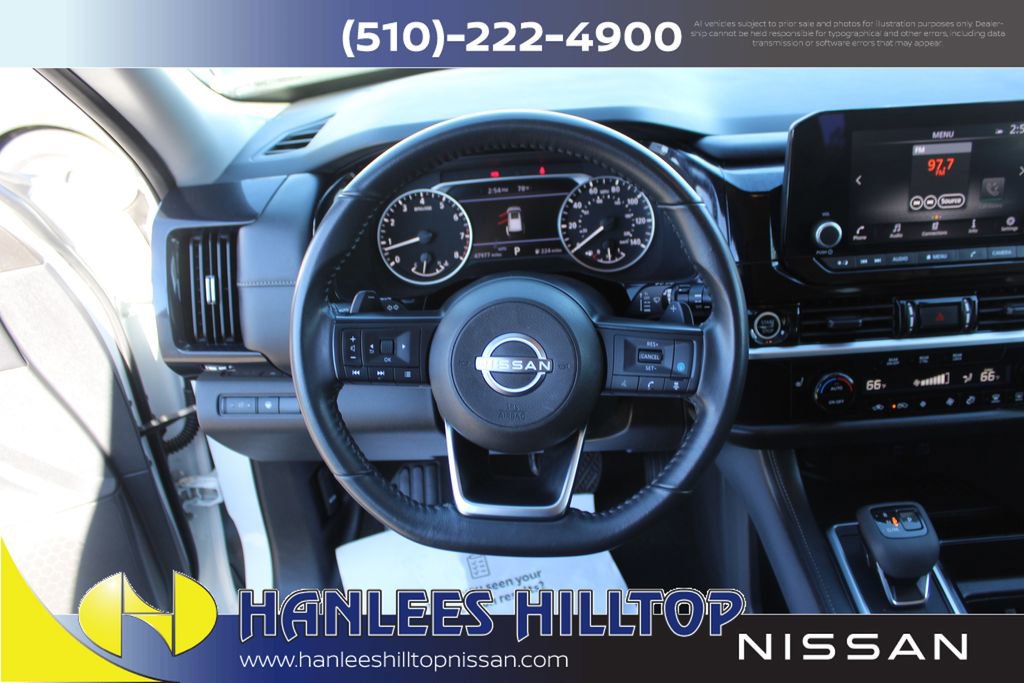 Used 2024 Nissan Pathfinder SV image 17