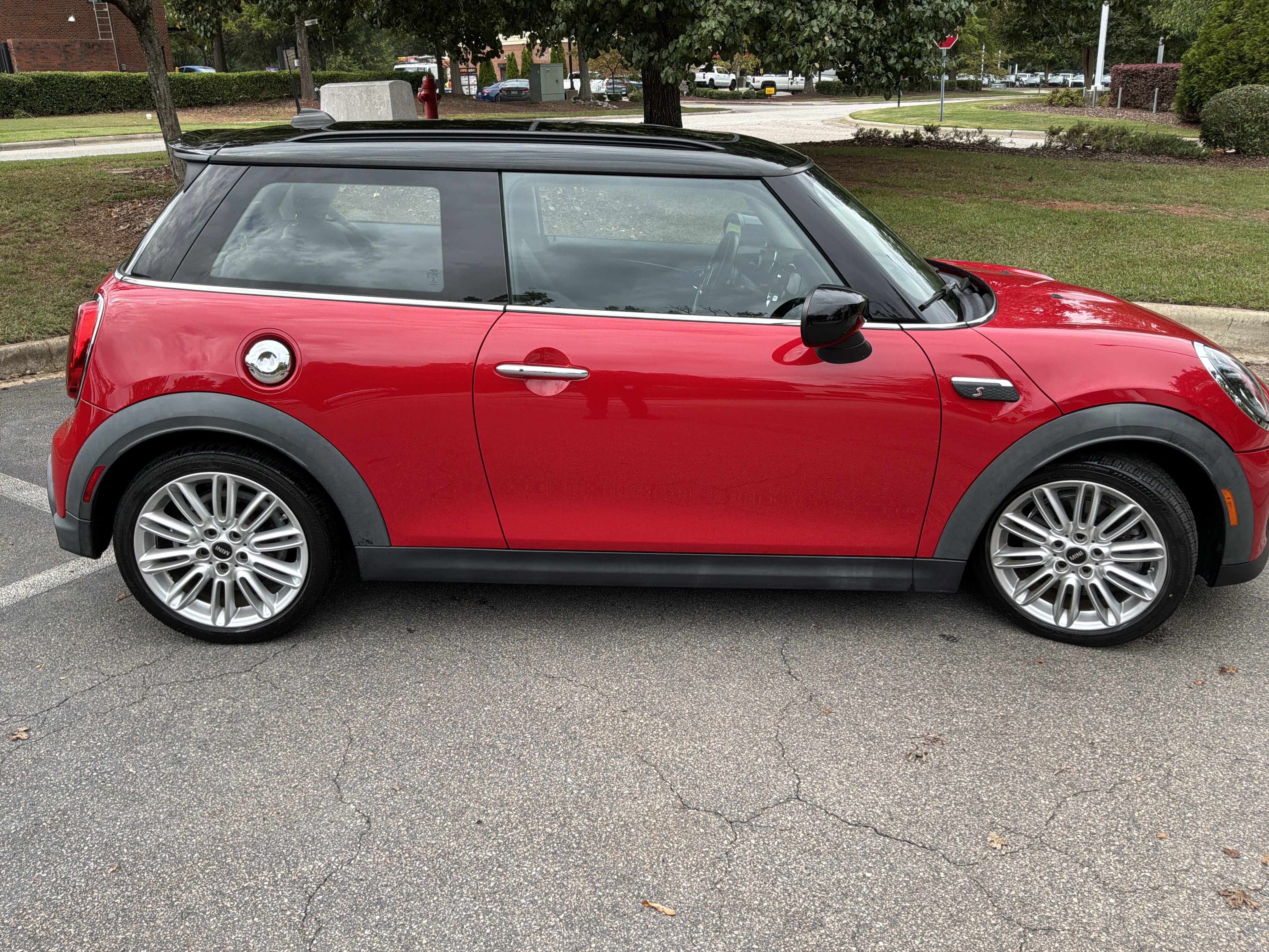 Used 2022 MINI Cooper S w/ Premium Package FWD image 11