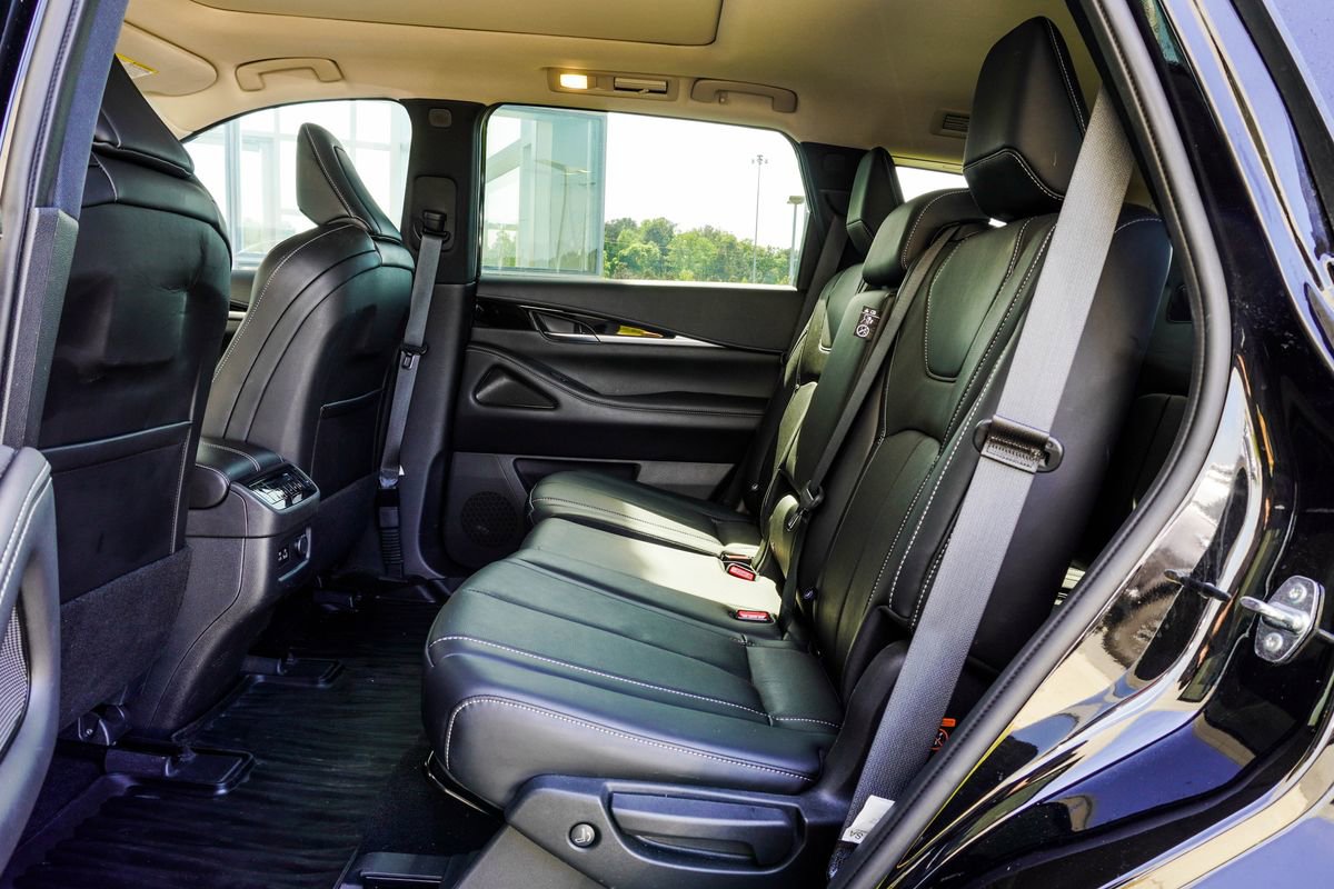 Certified 2023 INFINITI QX60 Pure image 37