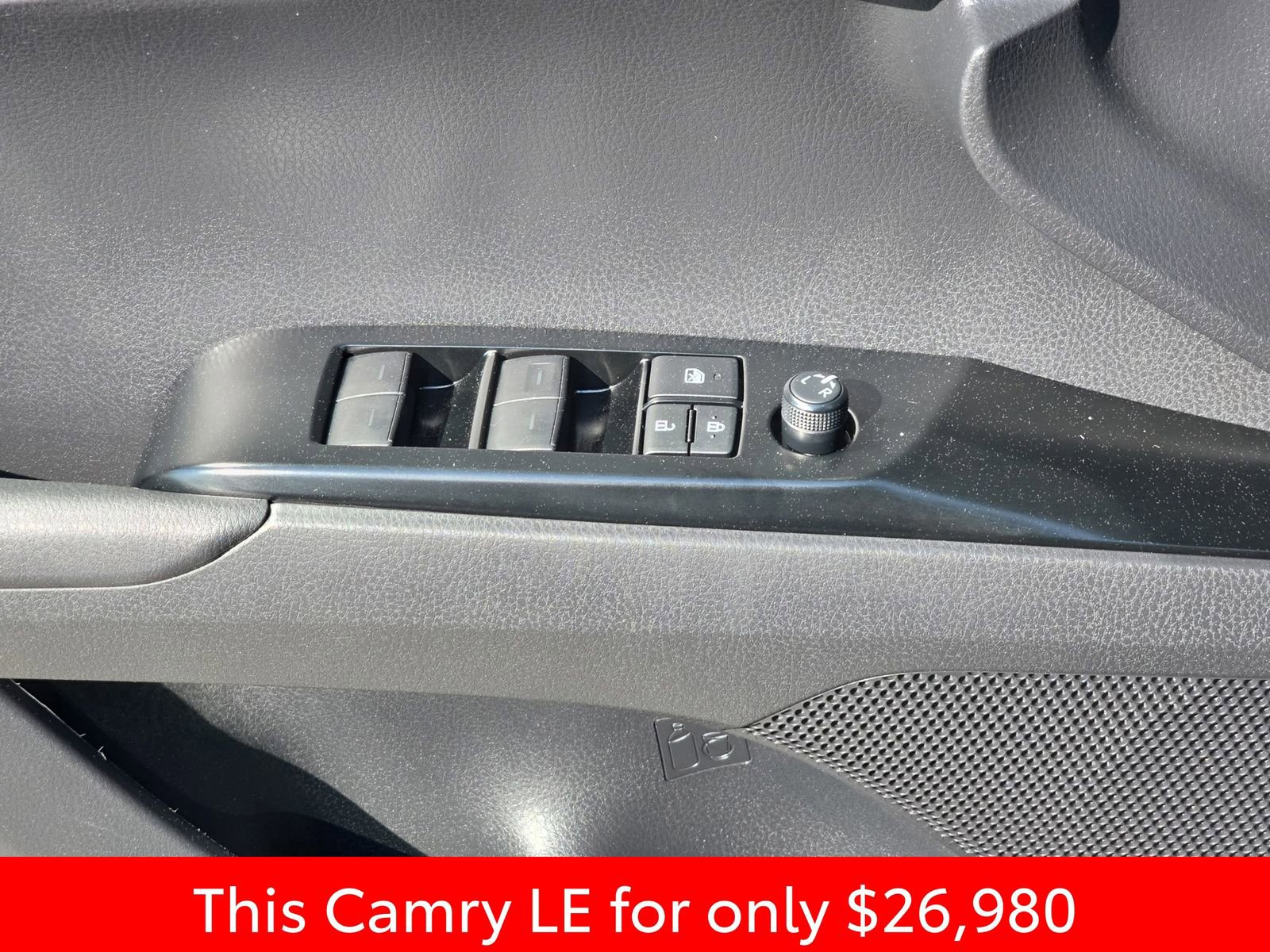 Used 2025 Toyota Camry LE w/ Convenience Package image 33