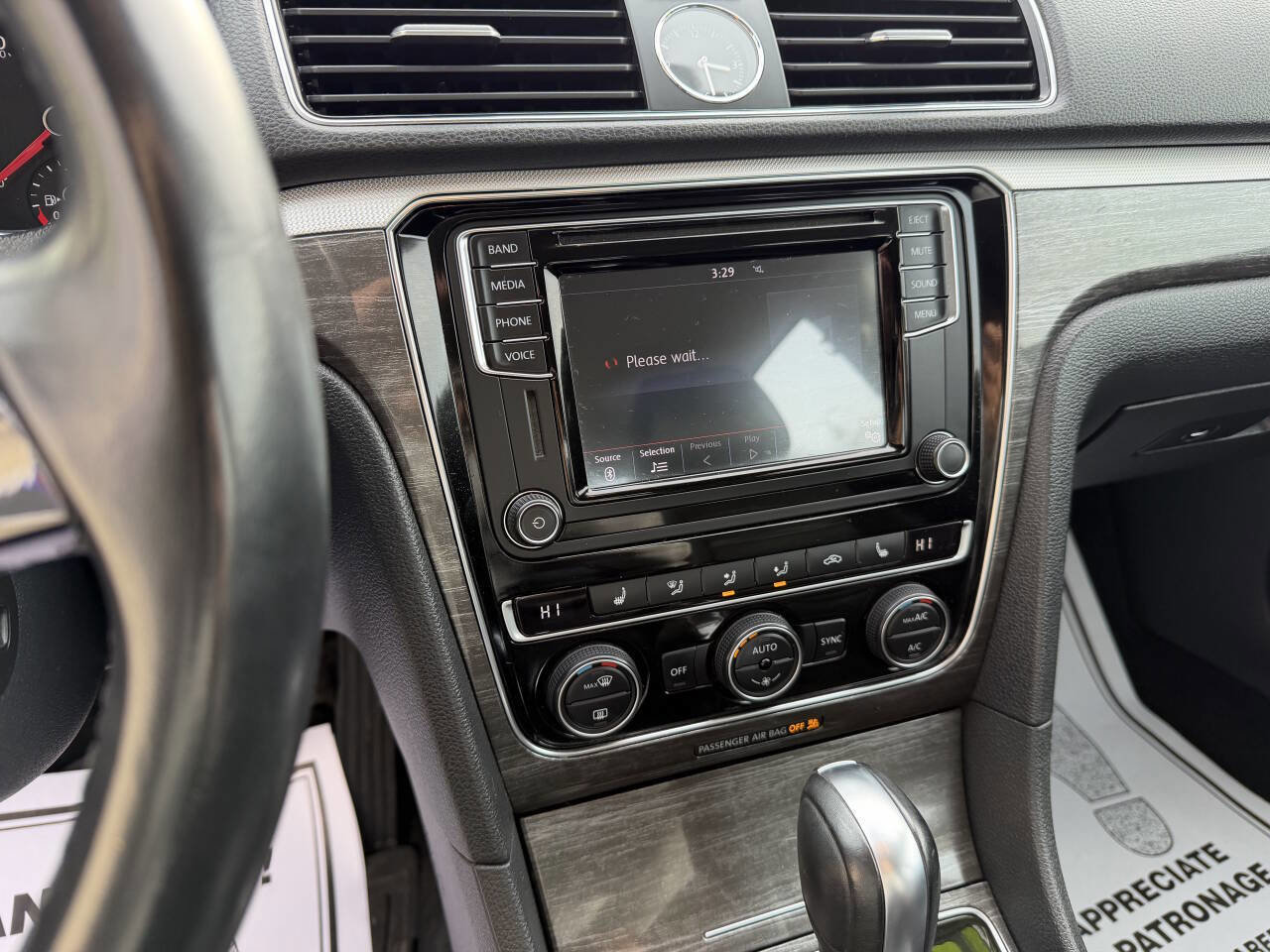 Used 2017 Volkswagen Passat 1.8T SE image 13