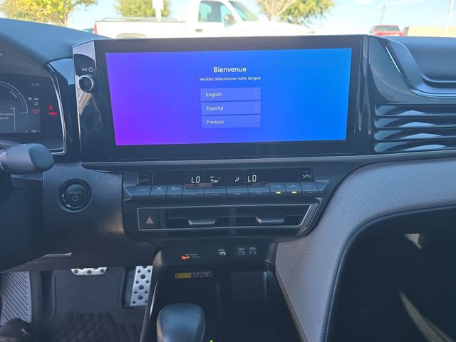 Used 2025 Toyota Camry SE image 19