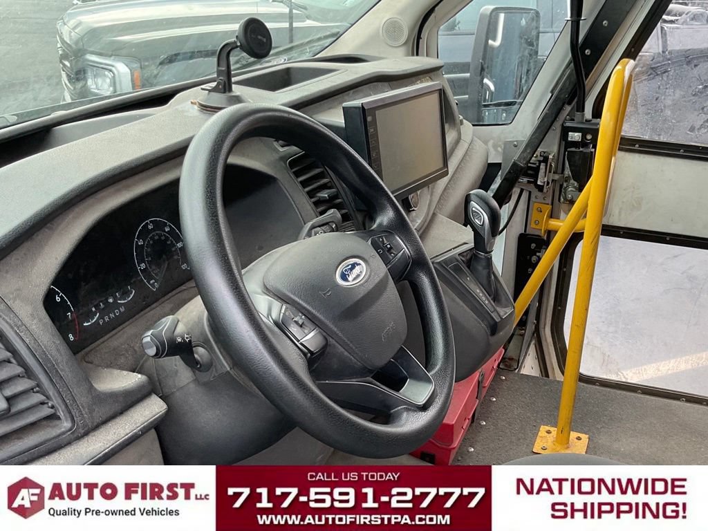 Used 2021 Ford Transit 350 DRW RWD image 4