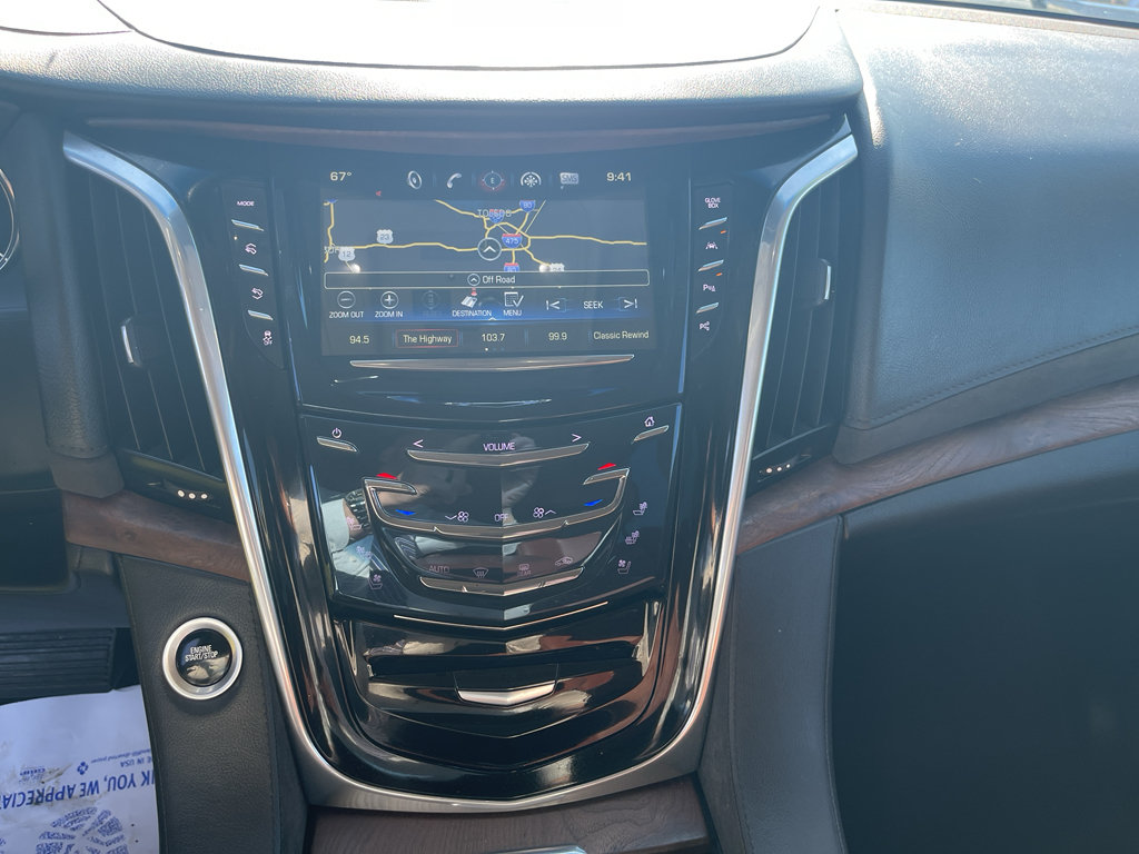 Used 2019 Cadillac Escalade Premium Luxury AWD/4WD image 27