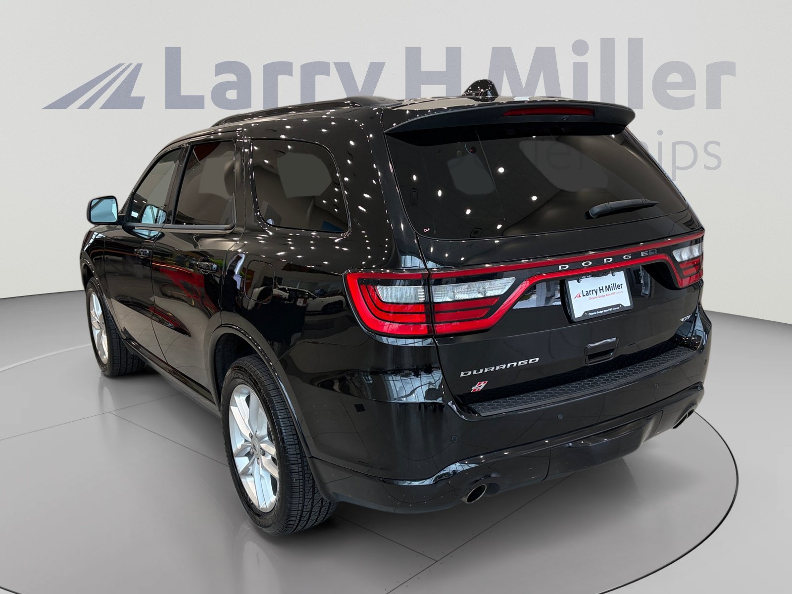Used 2023 Dodge Durango GT AWD/4WD image 3