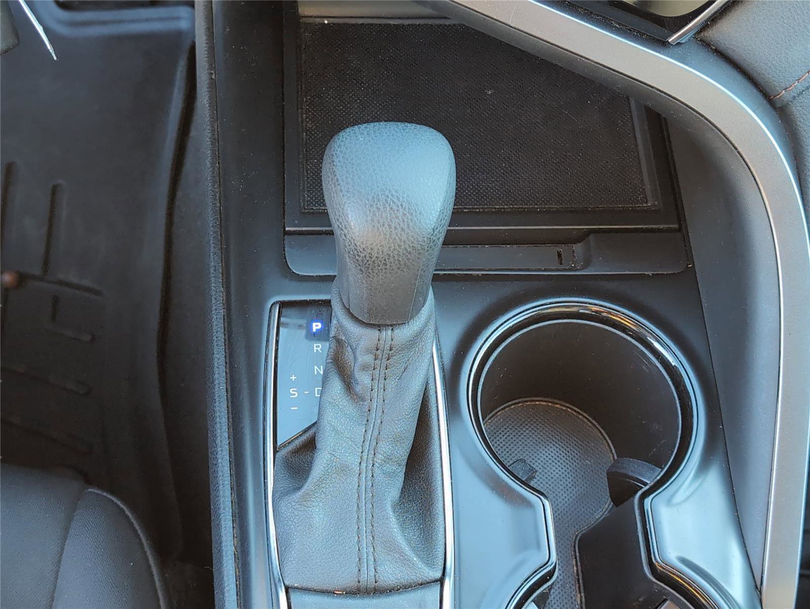 Used 2020 Toyota Camry LE FWD image 20