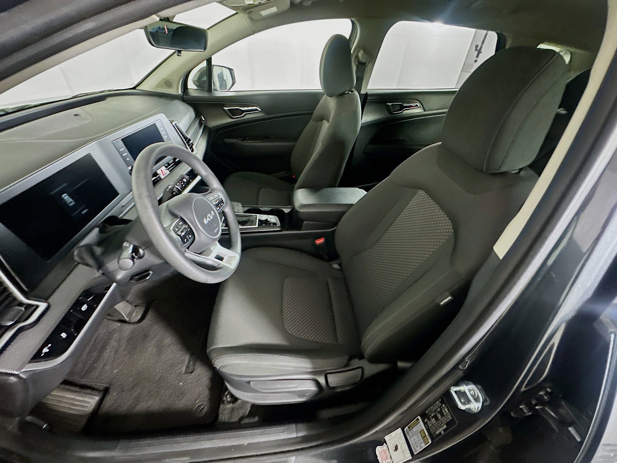 Used 2024 Kia Sportage LX image 13