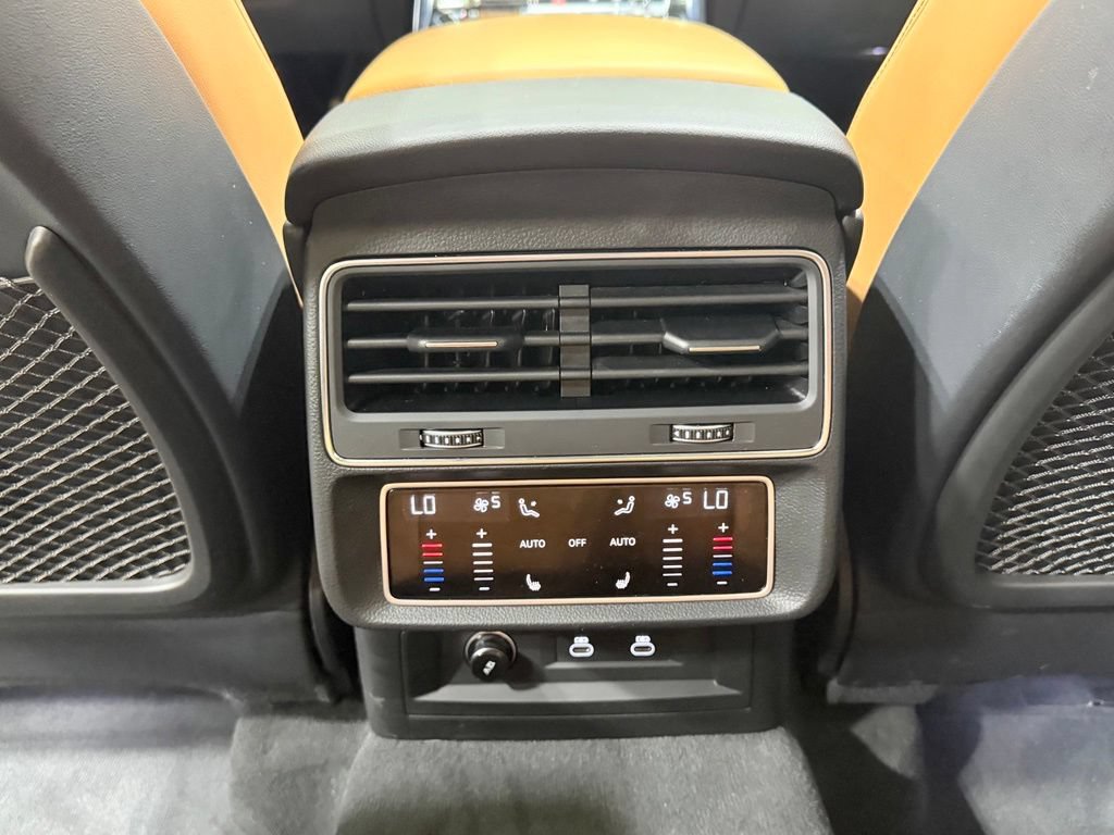 Used 2024 Audi RS Q8 AWD/4WD image 65