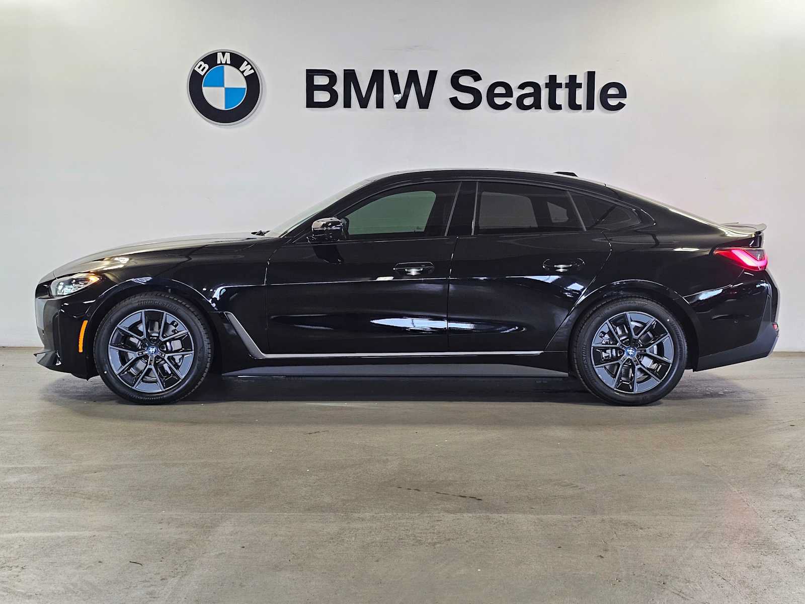 Certified 2023 BMW i4 eDrive35 w/ Premium Package RWD image 3