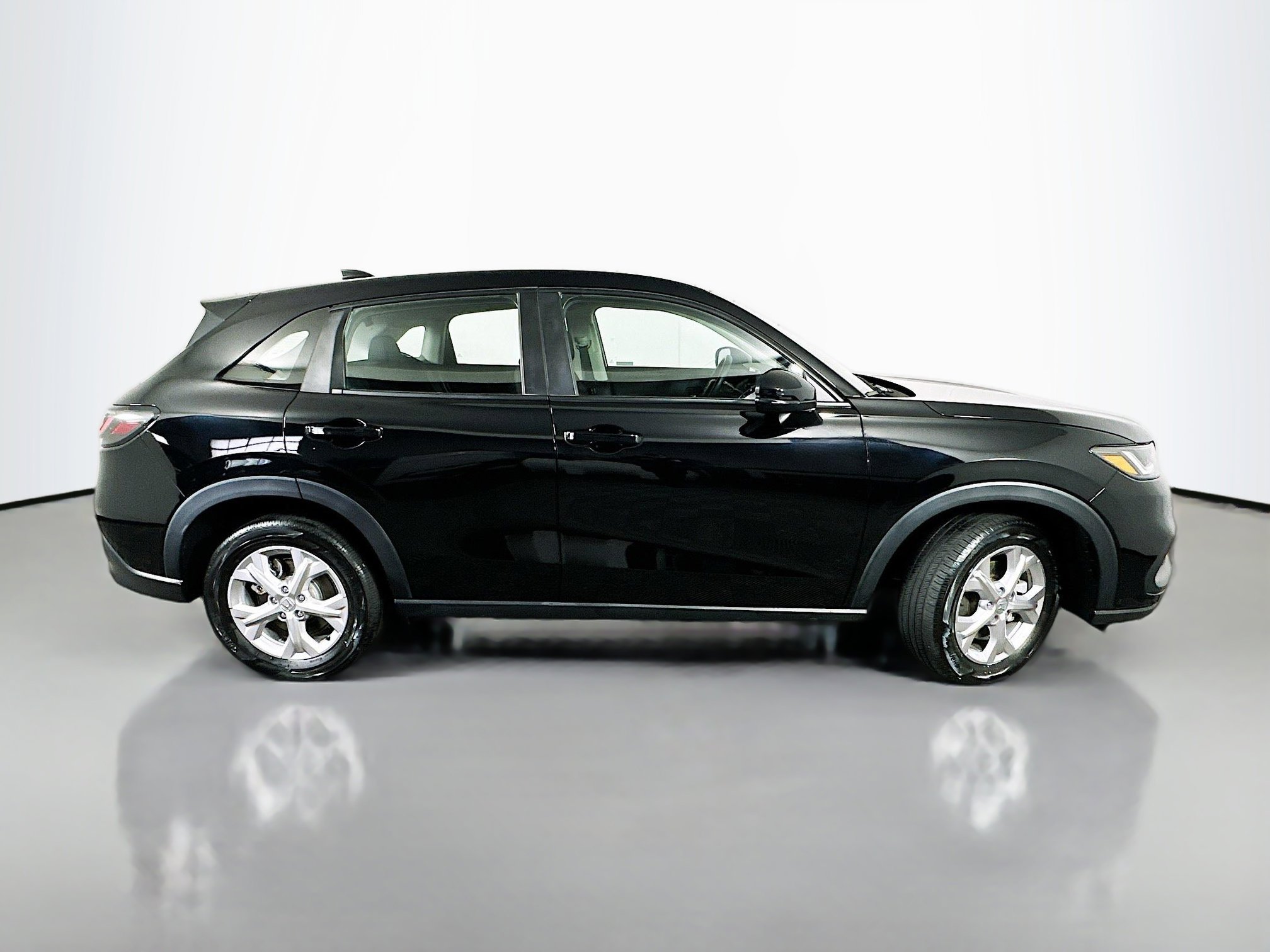 Used 2023 Honda HR-V LX image 8