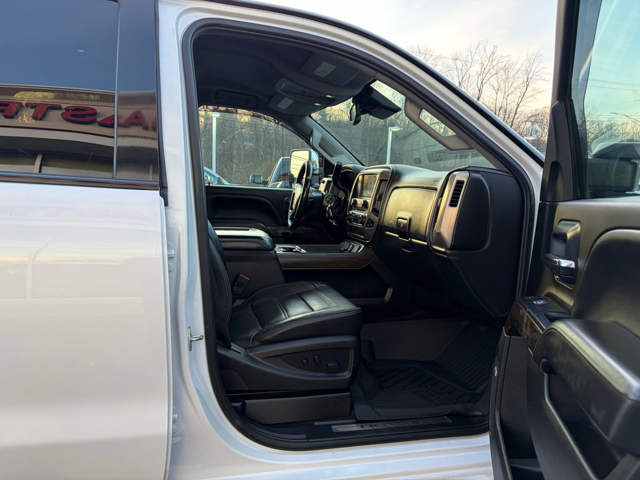 Used 2018 GMC Sierra 3500 Denali w/ Duramax Plus Package image 50