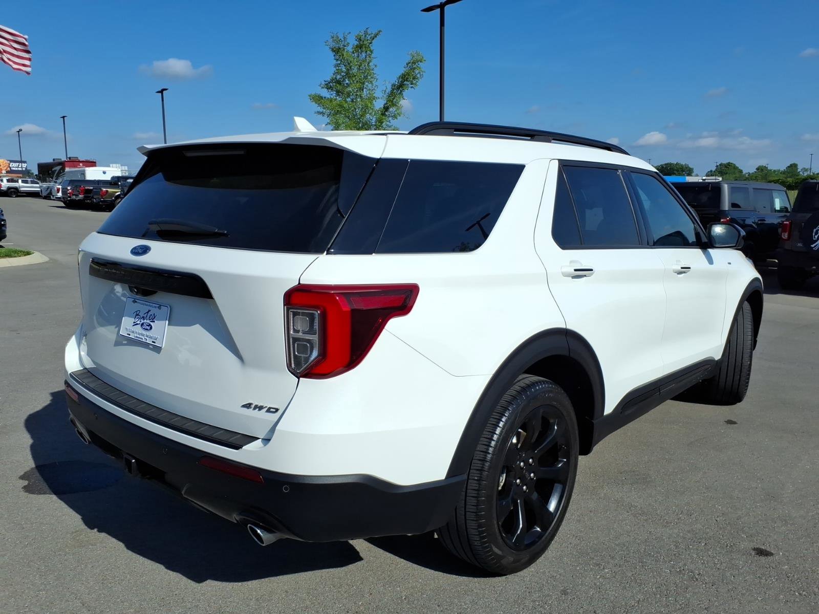 Certified 2024 Ford Explorer ST-Line w/ Class IV Trailer Tow Package AWD/4WD image 3