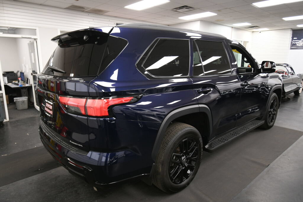 Certified 2025 Toyota Sequoia Limited w/ Tow Technology Package AWD/4WD image 8