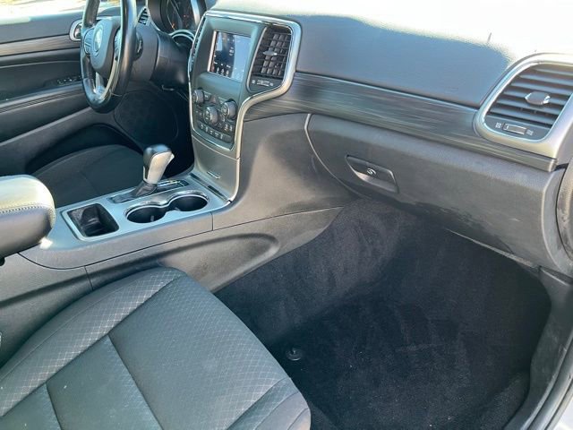 Certified 2021 Jeep Grand Cherokee Laredo w/ Security & Convenience Group image 25