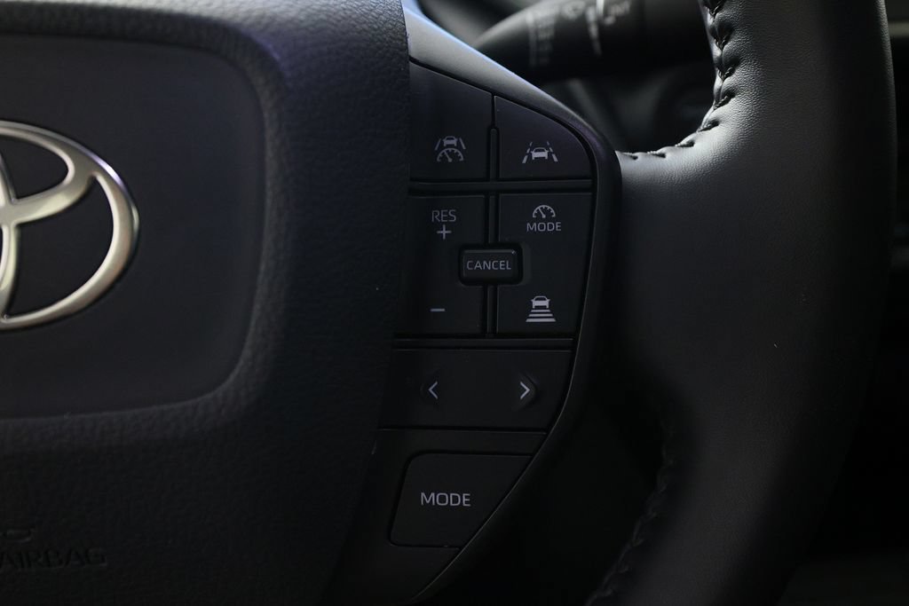Used 2025 Toyota Prius LE FWD image 21
