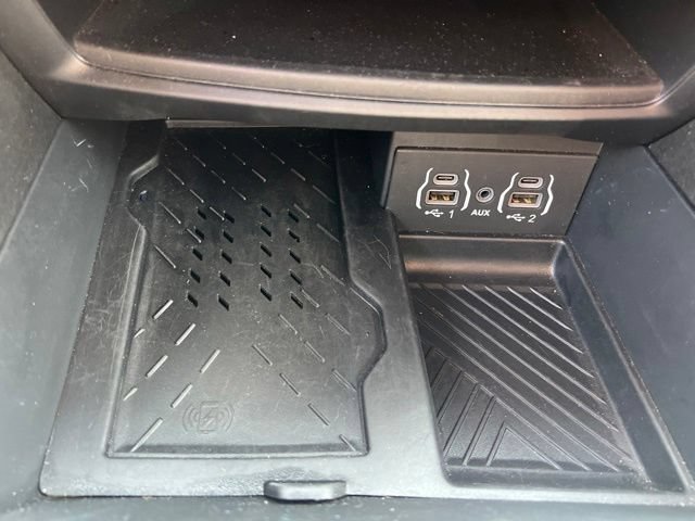 Used 2025 Chrysler Pacifica Limited FWD image 22