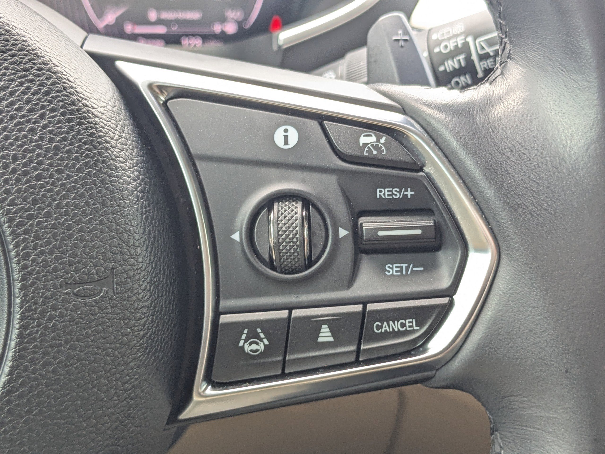 Used 2025 Acura MDX FWD w/ Technology Package image 29