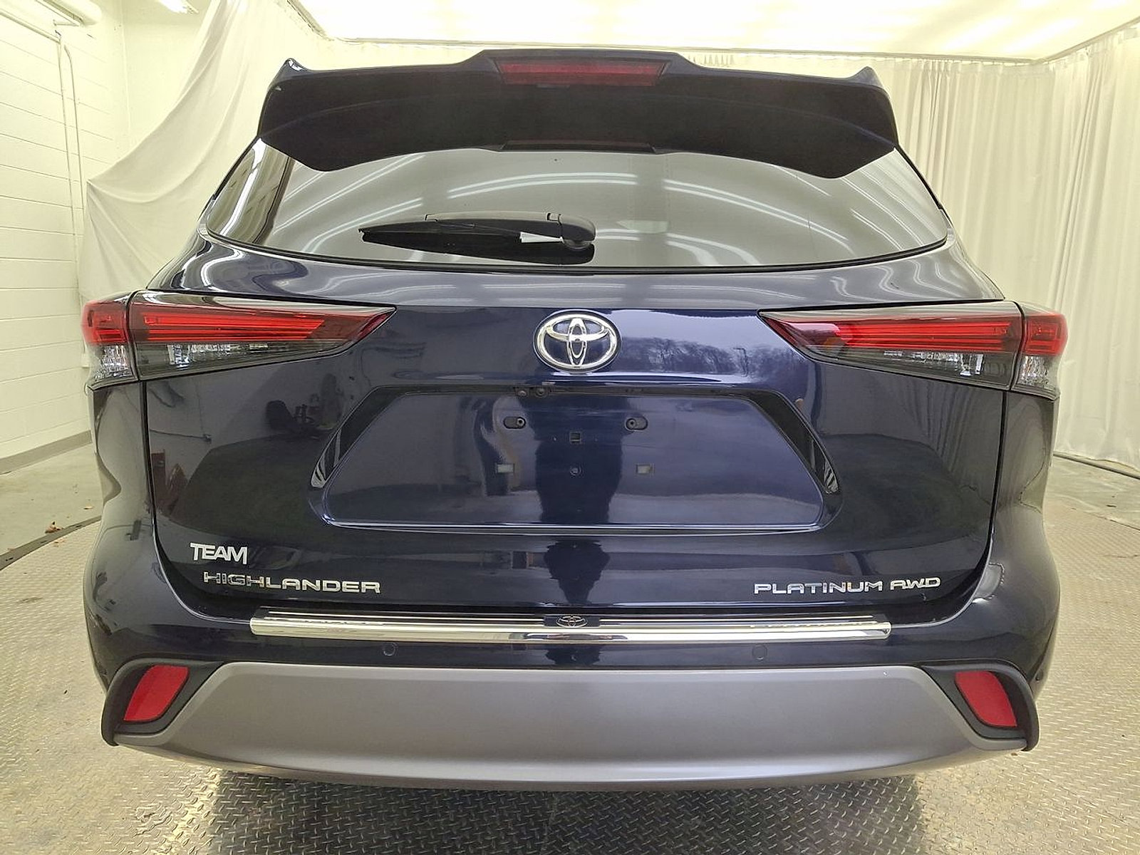 Used 2024 Toyota Highlander Platinum image 23