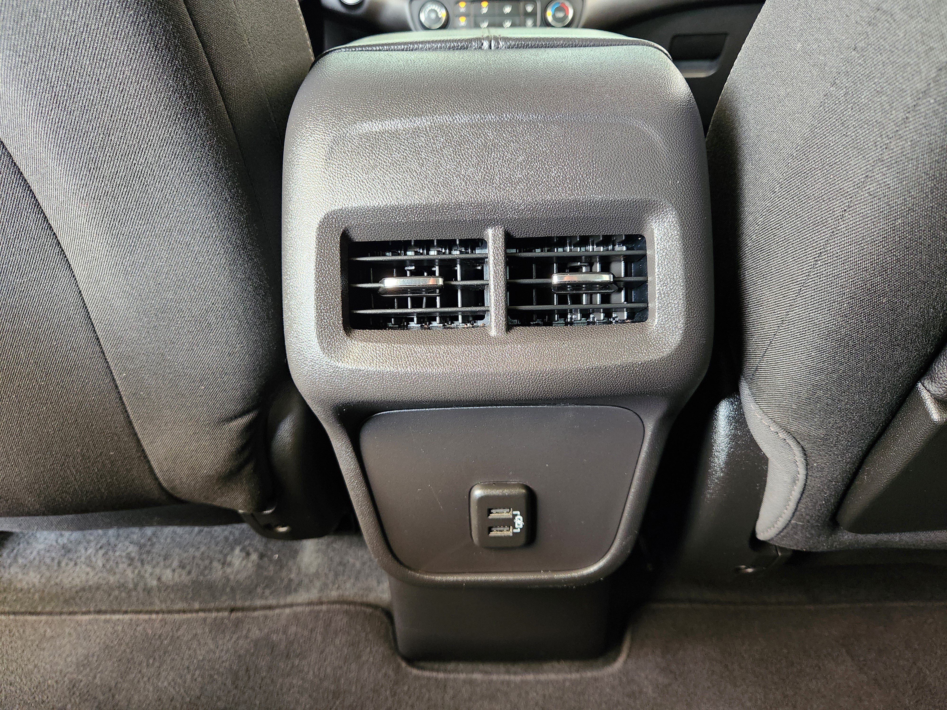 Used 2024 GMC Terrain SLE AWD/4WD image 32