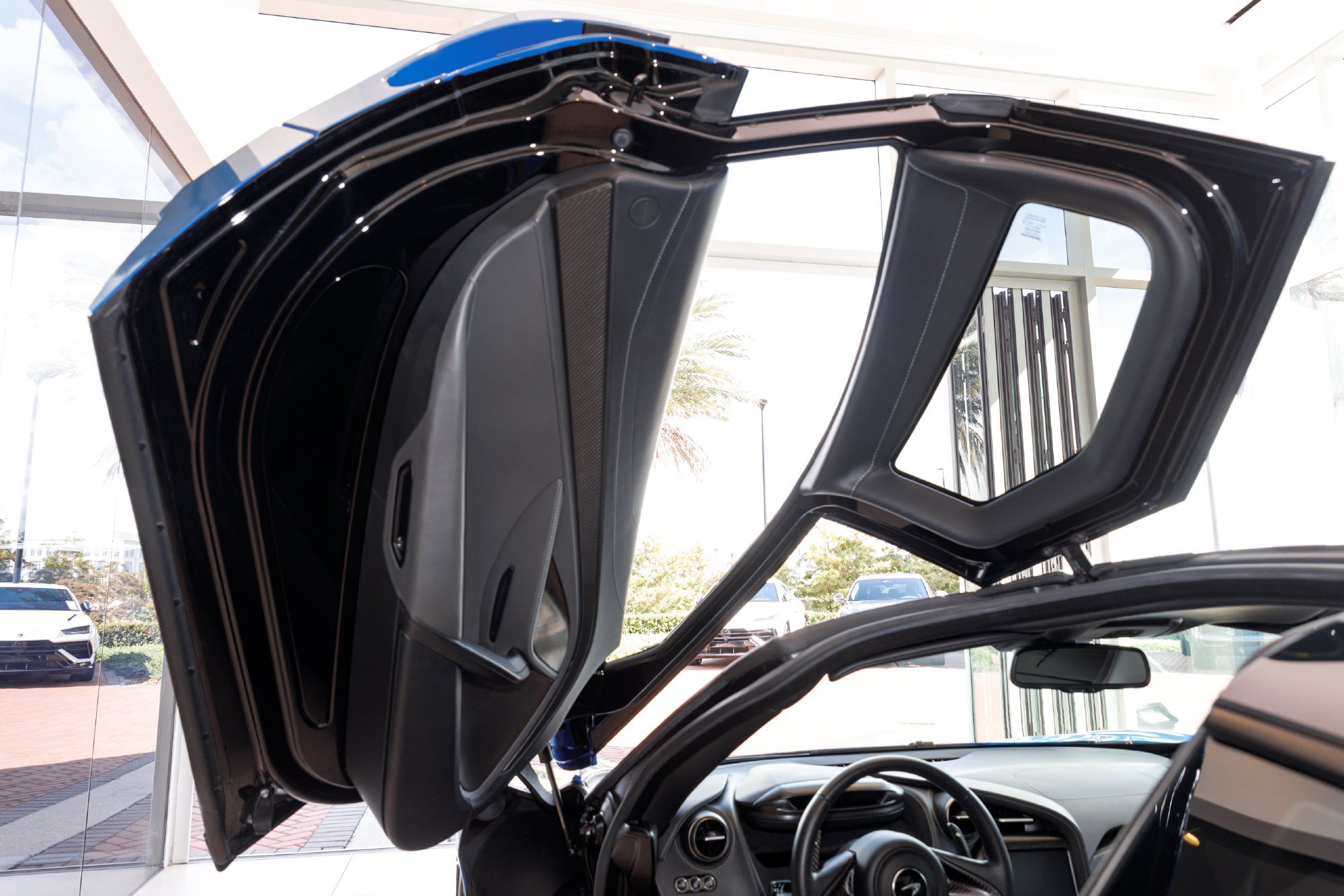 Used 2019 McLaren 720S Luxury RWD image 22