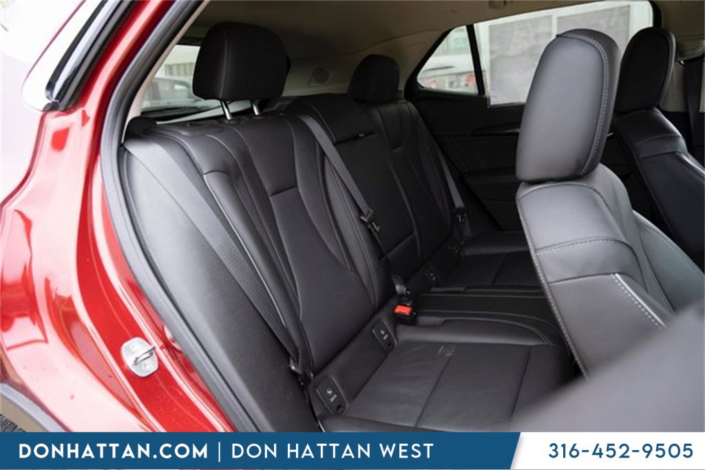 Used 2023 Buick Envision Essence image 25