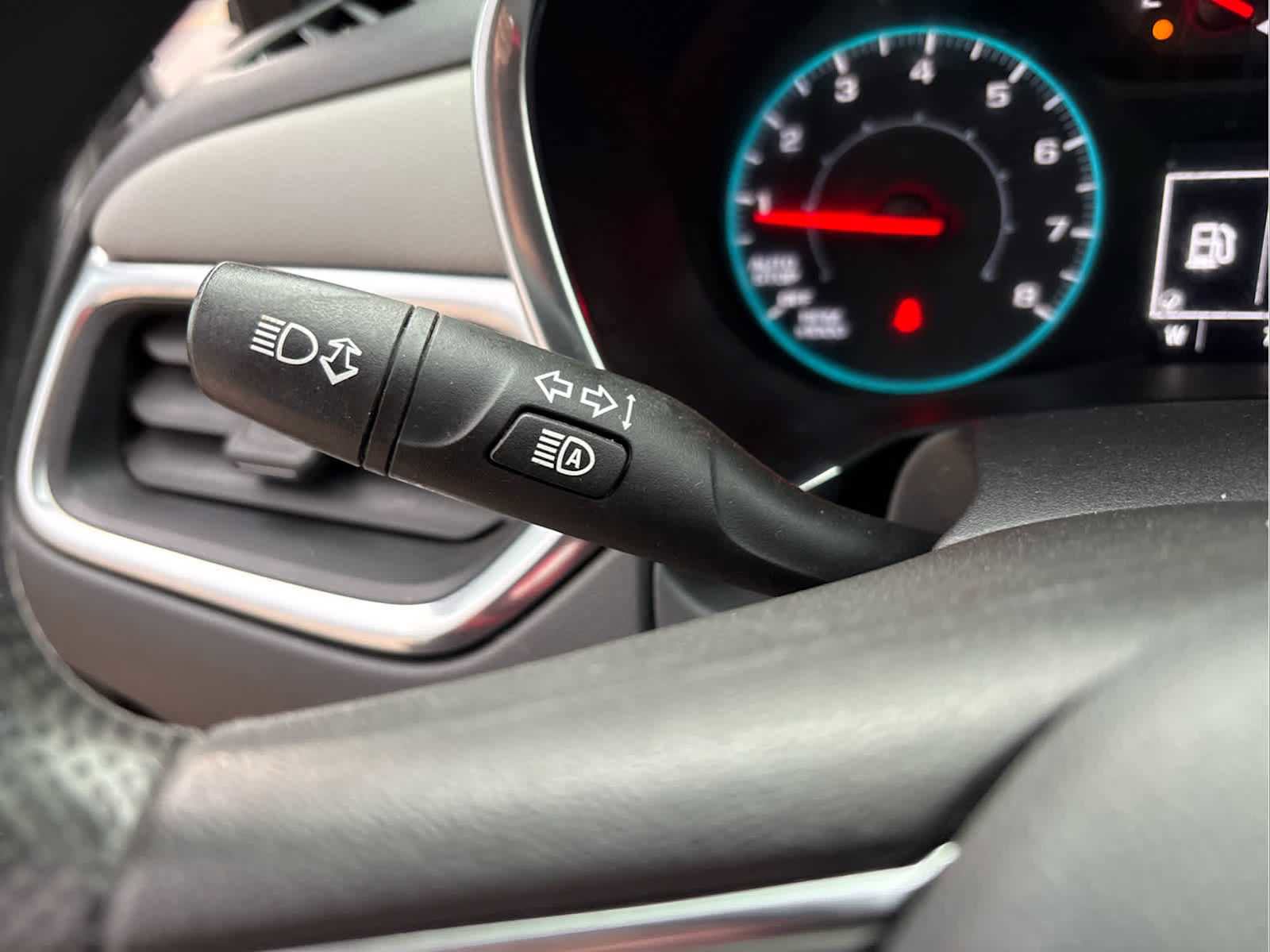 Used 2021 Chevrolet Equinox LS w/ LS Convenience Package image 25