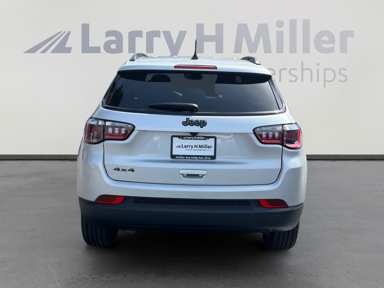 New 2026 Jeep Compass Latitude image 4