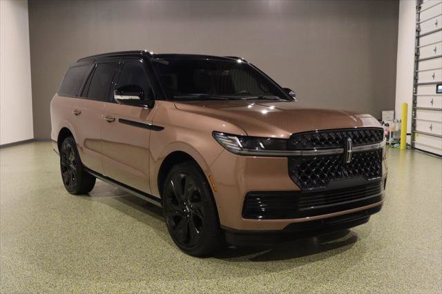 Used 2025 Lincoln Navigator Black Label AWD/4WD image 1
