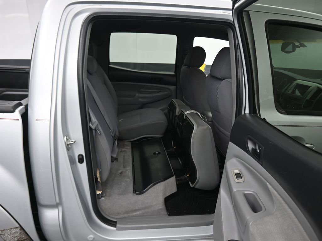 Used 2005 Toyota Tacoma PreRunner image 34
