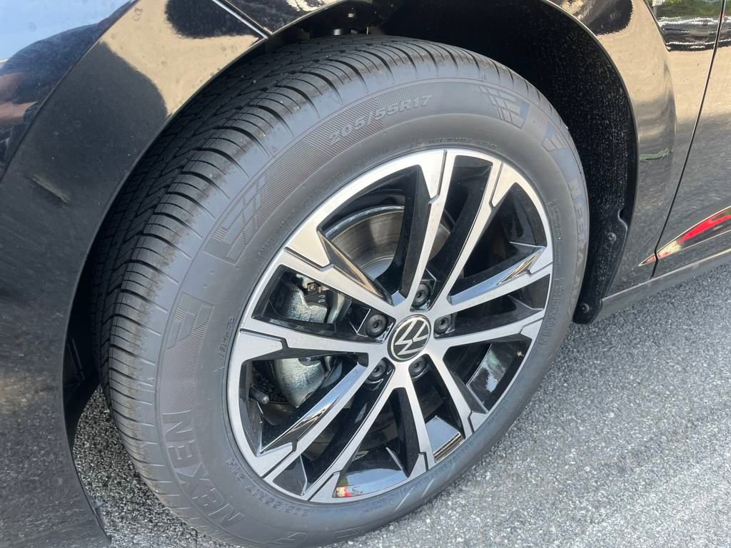 New 2025 Volkswagen Jetta Sport image 2