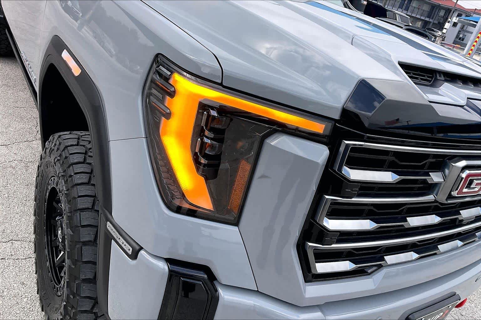 Used 2025 GMC Sierra 2500 AT4 w/ AT4 Premium Plus Package AWD/4WD image 28